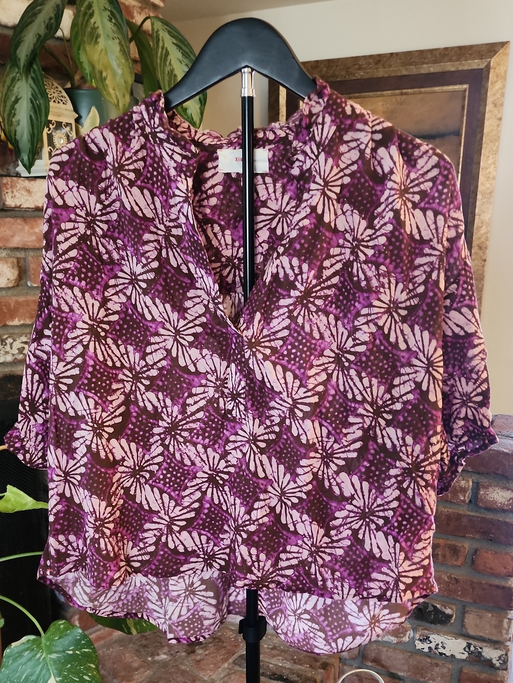 XiRENA Purple Pink Abstract Floral Ruffle V-Neck Boho Blouse